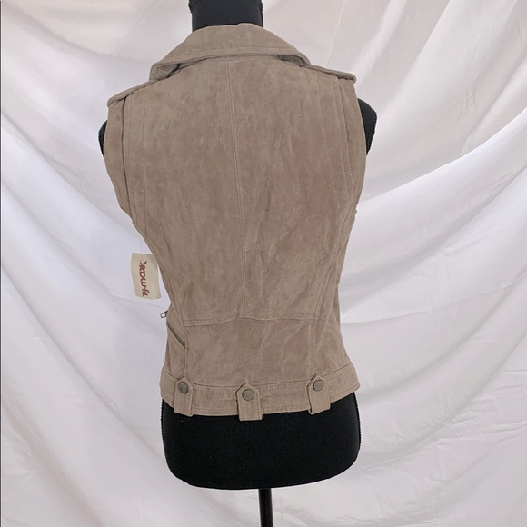 Women's Brown Suede Vest - Picture 4 of 5